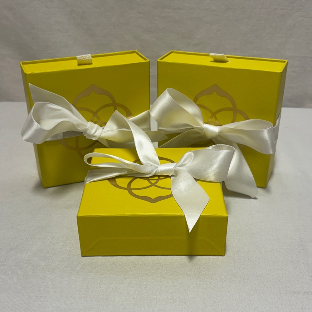Kendra Scott Gift Box